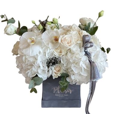 Giftset - Cake, Balloons and All White Flowers faces giftset cake balloons and all white flowers