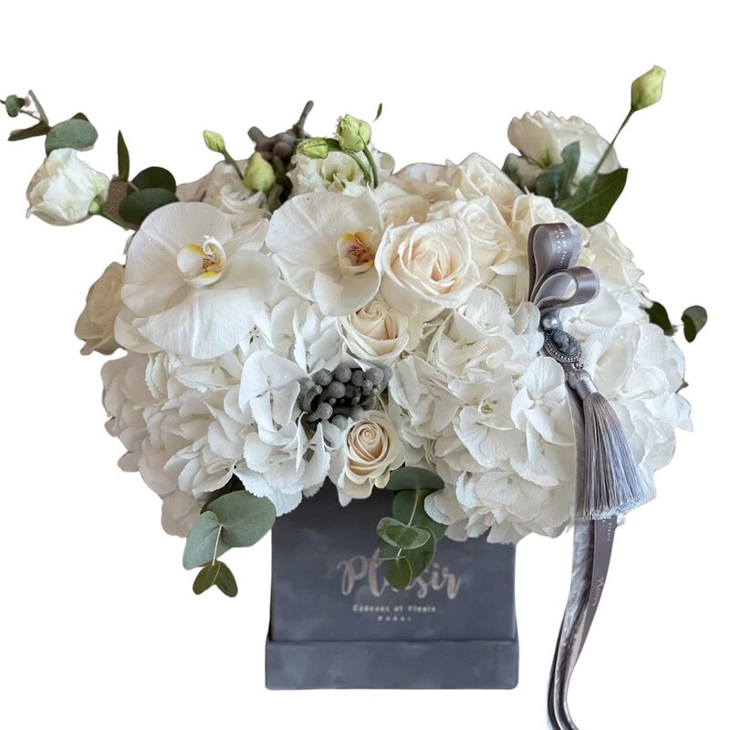plaisir cadeaux et fleurs giftset cake, balloons and all white flowers