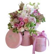 Giftset - Pink Floral with Chocolates faces giftset pink floral with chocolates