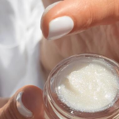 faces eyes   cheeks gloss