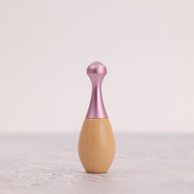 faces under eye roller