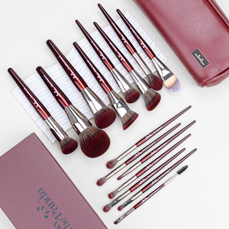 روزي ذا باندا مجموعة جمالك بالأحمر