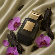 V04 Eau de Parfum faces v04 eau de parfum