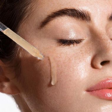 faces سيروم تفتيح البشرة بفيتامين سي و اي وحمض الهيالورونيك