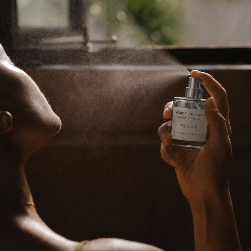 pelcare herby floral mist