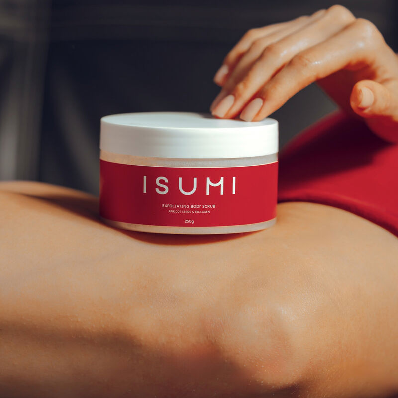 isumi exfoliating body scrub