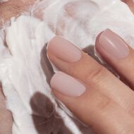 faces مقشر بحبيبات الجوجوبا