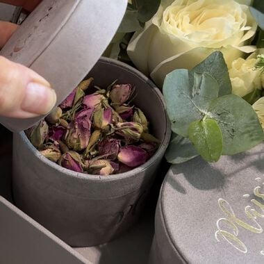 Luxury Floral Chai Box faces luxury floral chai box