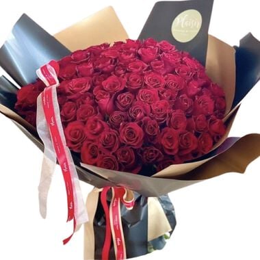Hand-Tied Bouquet - 101 Stunning Red Roses faces hand tied bouquet 101 stunning red roses
