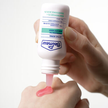 Niacinamide/Tranexamid Dark Spot Serum faces niacinamide tranexamid dark spot serum