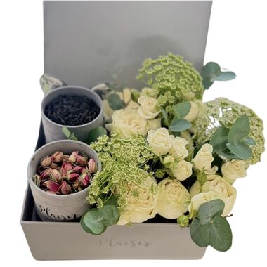 Luxury Floral Chai Box faces luxury floral chai box