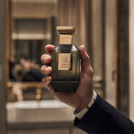 V04 Eau de Parfum faces v04 eau de parfum