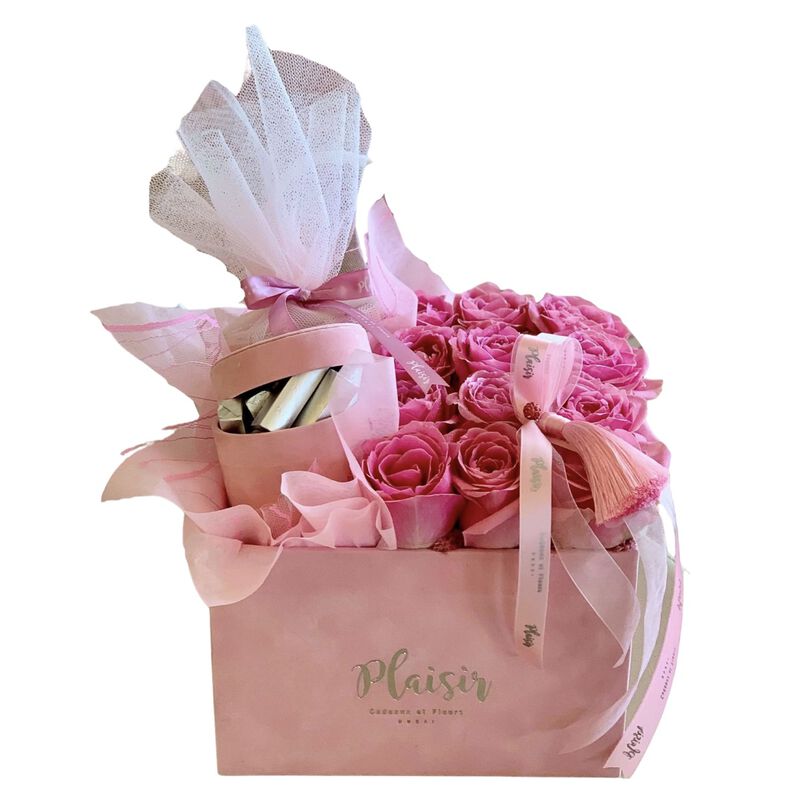 Velvet Chocobox - Roses, Chocolates, Candle