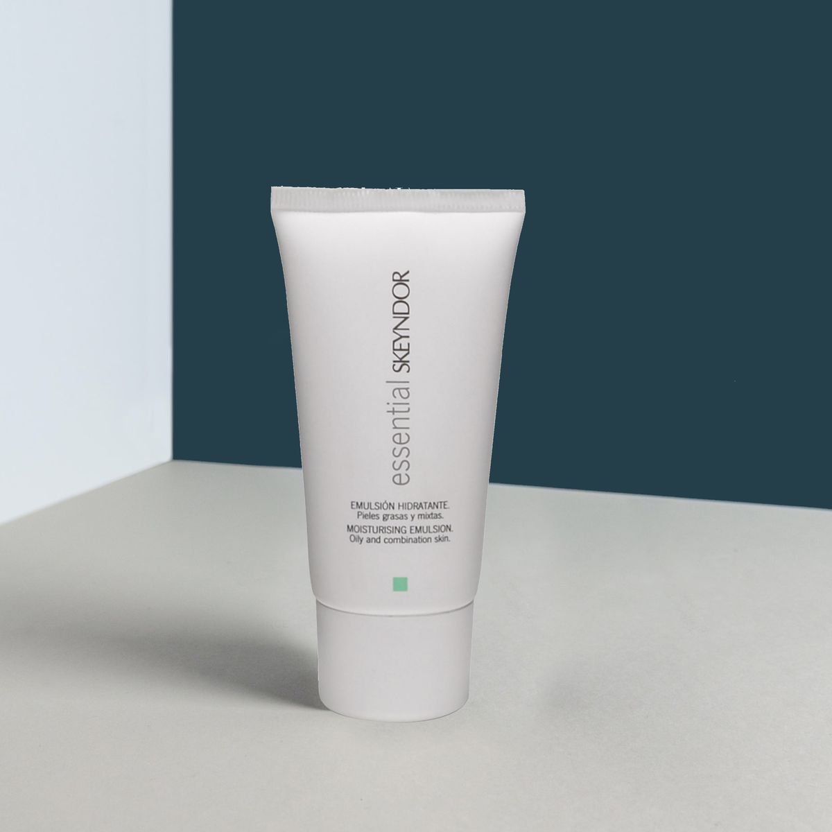 Moisturizing Emulsion For Combination To Oily Skin
