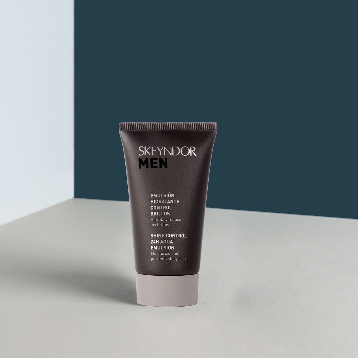 Men Shine Control 24h Aqua Emulsion
