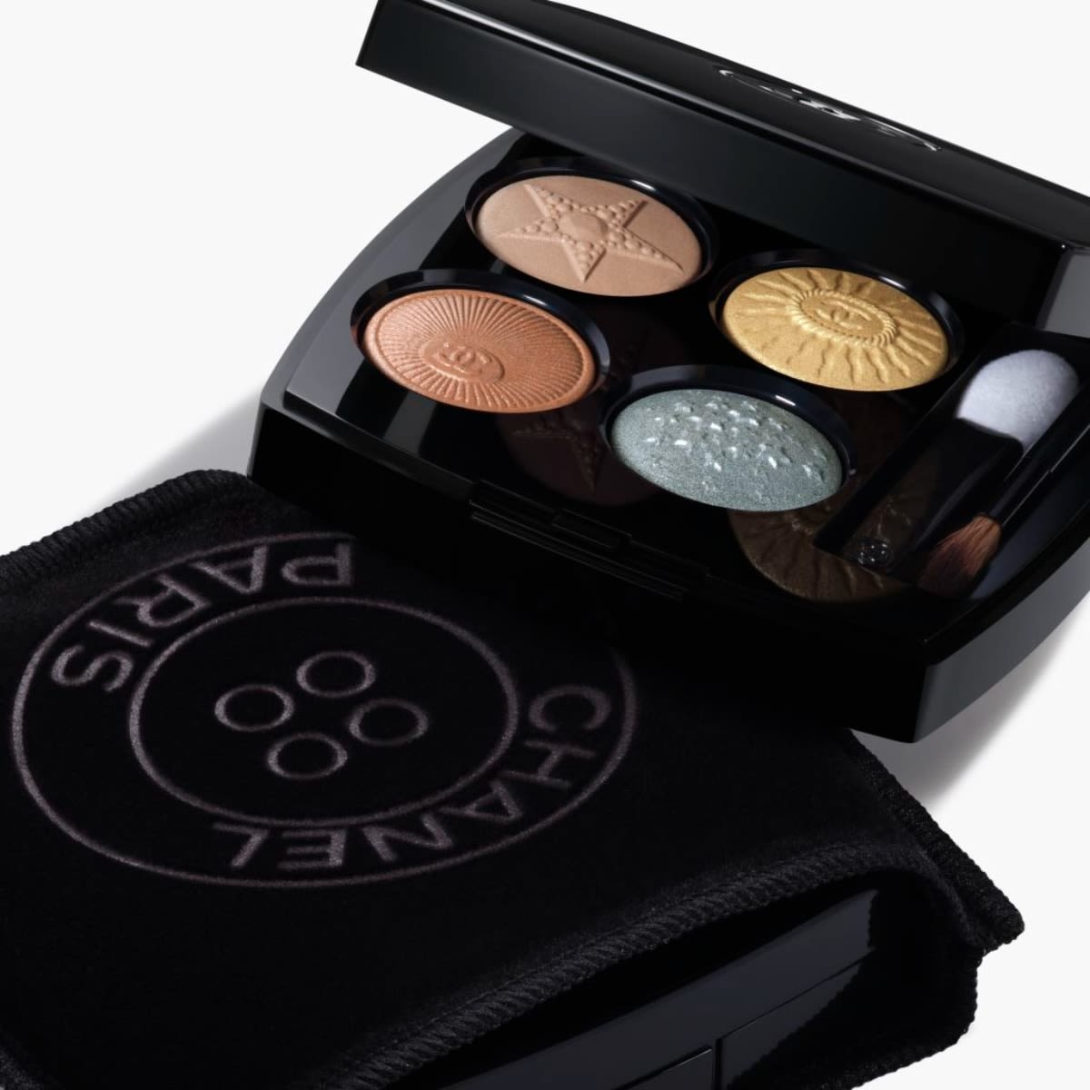 Chanel Les 4 Ombres Boutons Multi-effect Quadra