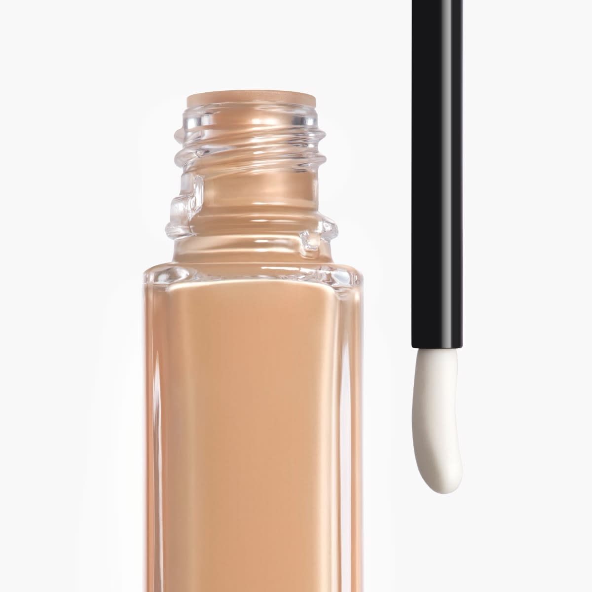 Les Beiges Serum Concealer