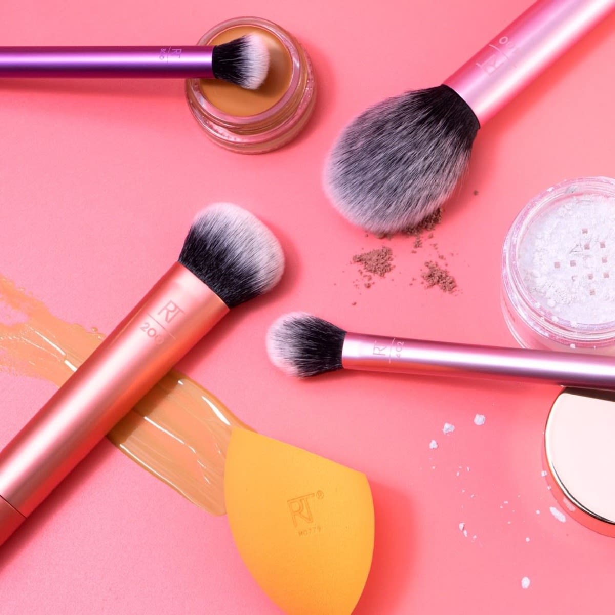 Everyday Essentials Kit With 1 Miracle Complexion Sponge