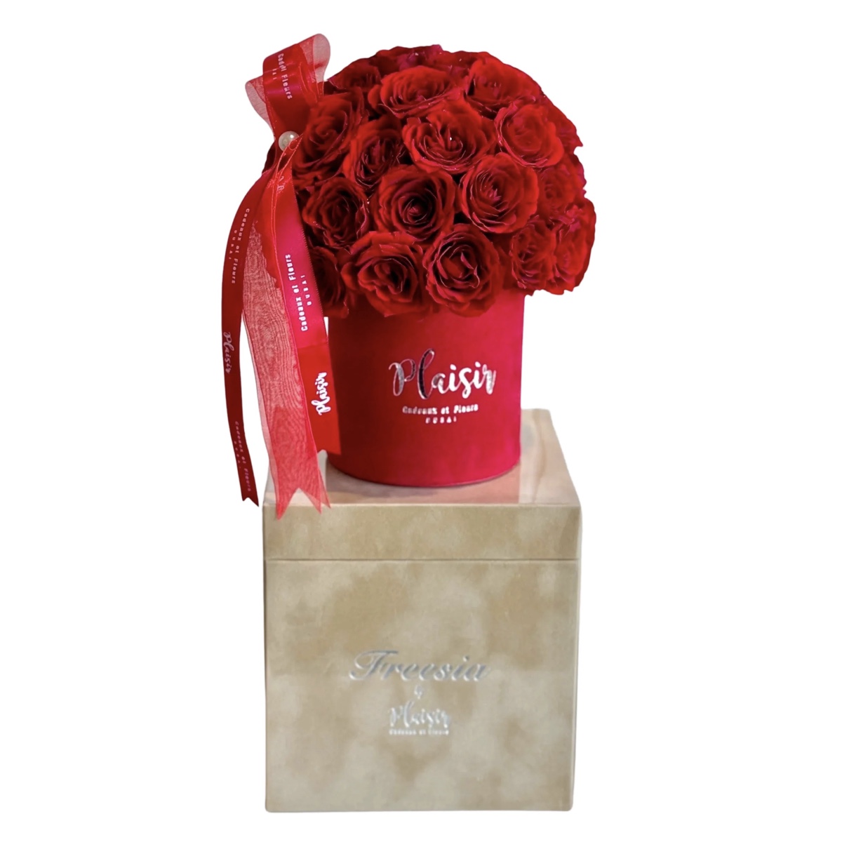 Giftset - Freesia Fragrance And Fresh Red Roses